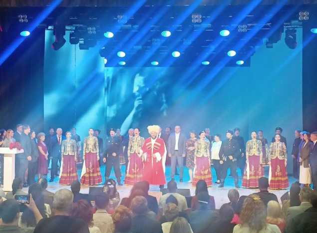 Ансамбль «Казачья застава» принял участие в гала-концерте проекта «Онкопатруль»